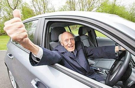 [新聞] 老人開車有益健康